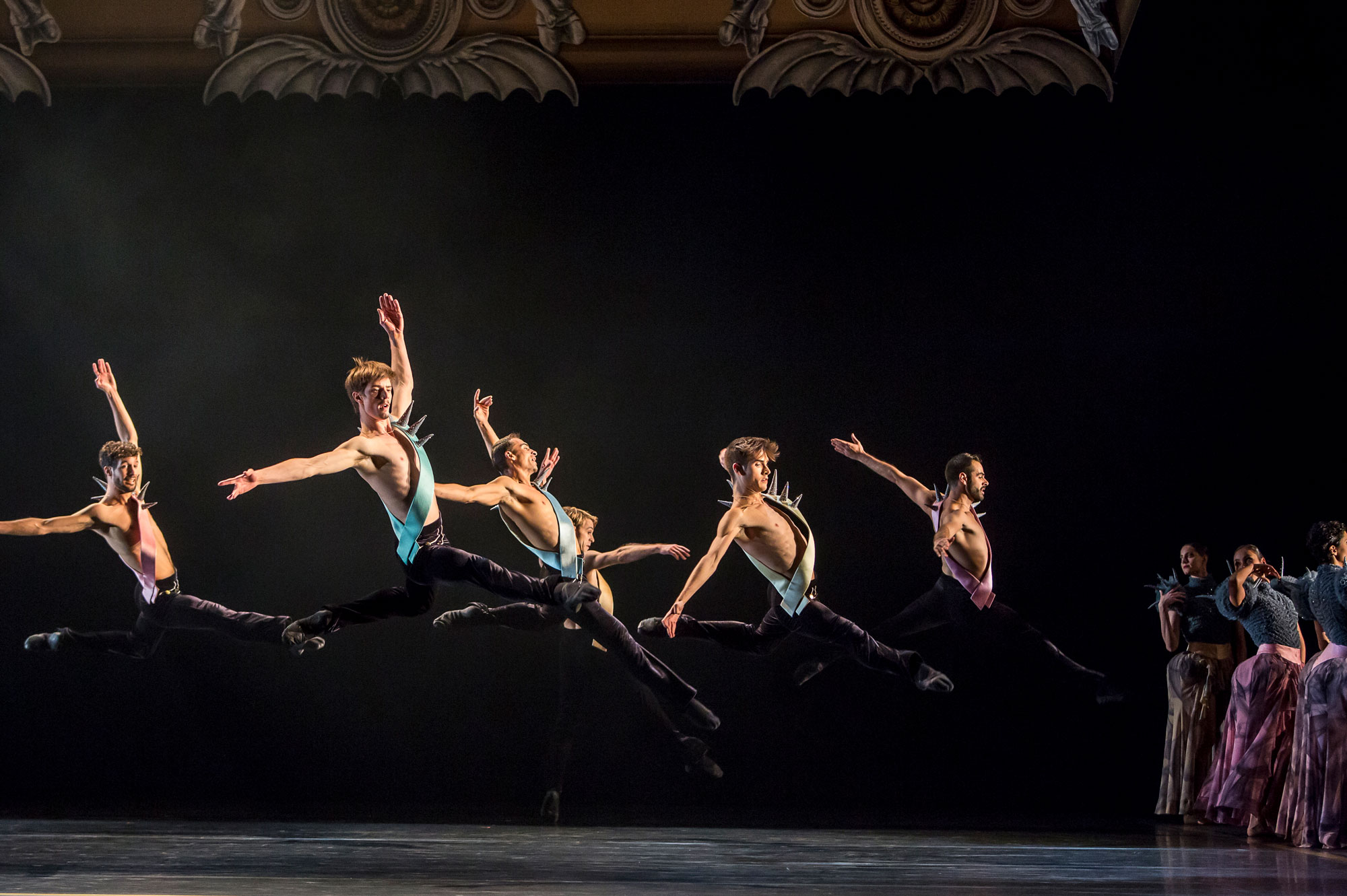 Ballet du Grand Théâtre de Genève, Casse-Noisette de Piotr Illitch Tchaïkovski, novembre 2014. Chorégraphie : Jeroen Verbruggen. 